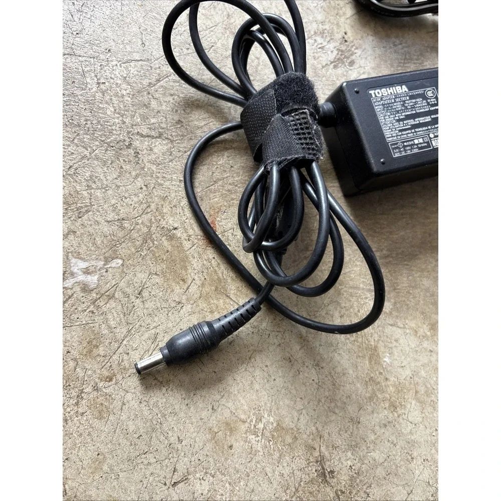 Genuine Toshiba AC Adapter Charger for Satellite L505D-S5996 L505D-LS5003 Laptop